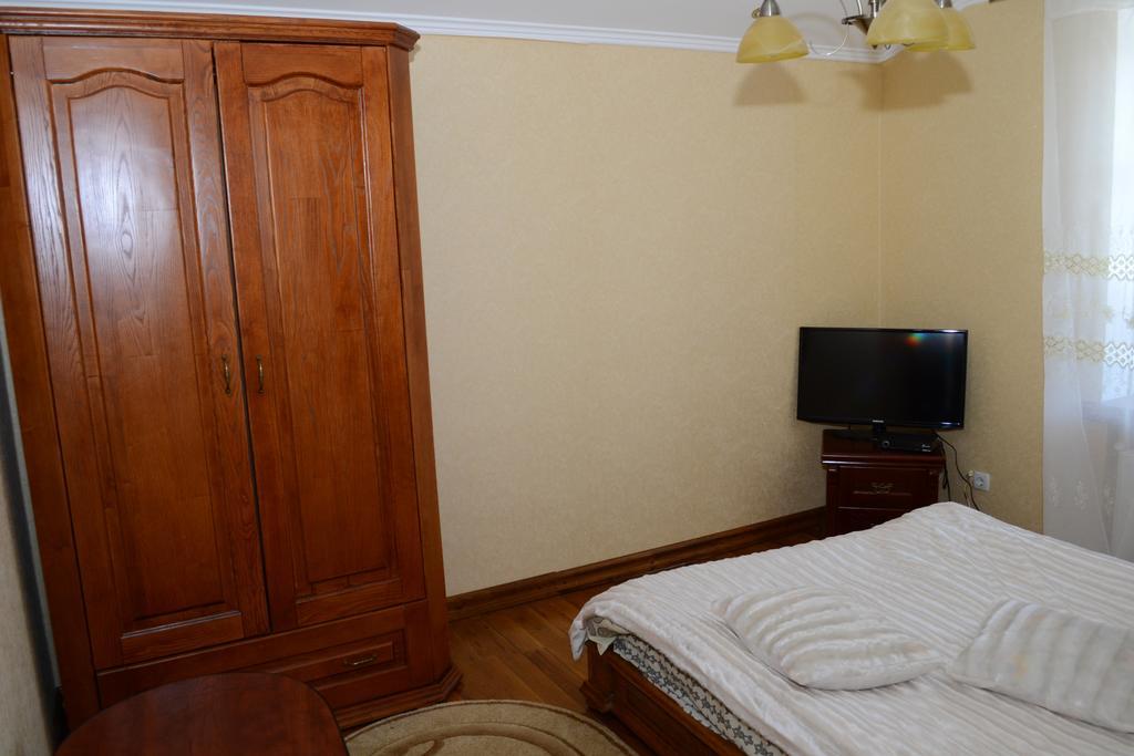 Guesthouse Grand Canyon Kamjanets-Podilskyj Rum bild